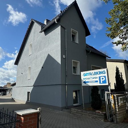 Skypension Schoenefeld Exterior photo
