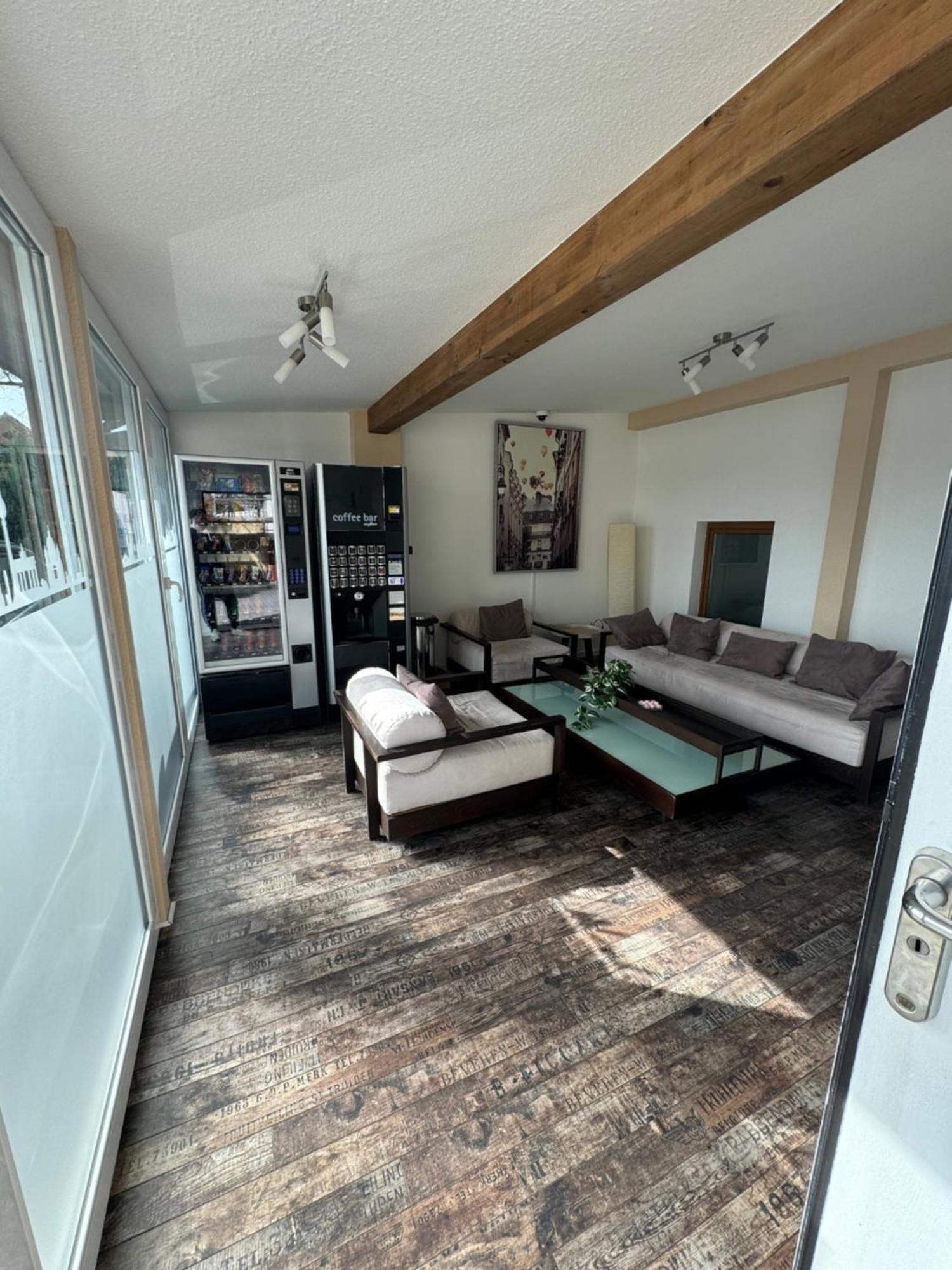 Skypension Schoenefeld Exterior photo